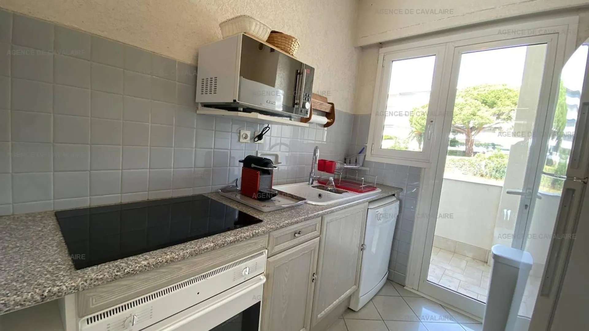 Appartement Climatise Face Mer, Avec Piscine Et Parking, Cavalaire-Sur-Mer - Fr-1-100-320 0*,