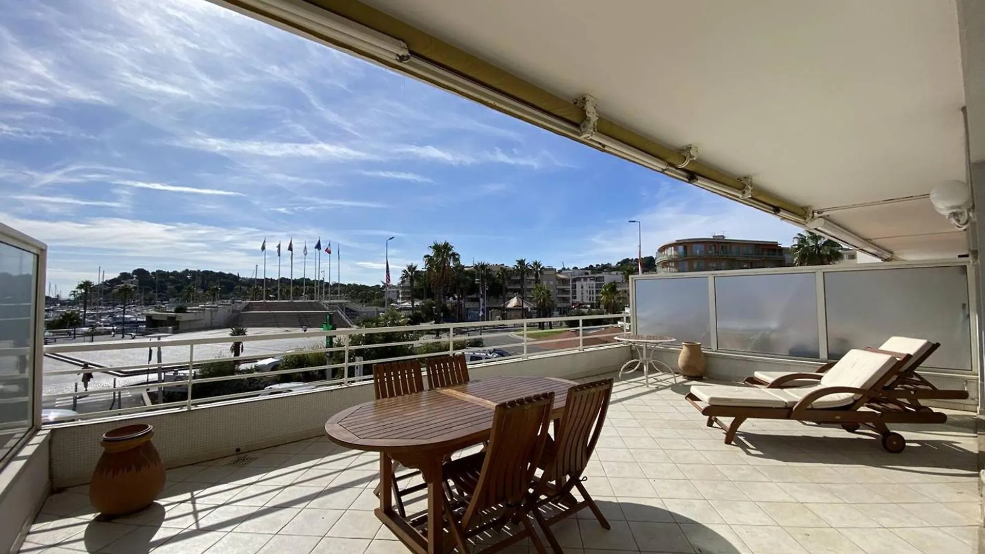 Appartement Climatise Face Mer, Avec Piscine Et Parking, Cavalaire-Sur-Mer - Fr-1-100-320 Apartment